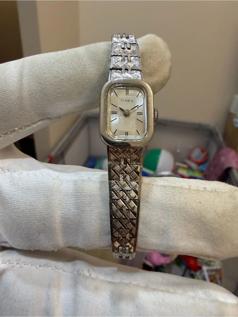 Vintage Timex Ladies Mechanical Watch Silver Tone Cushion Expandable Band Runs